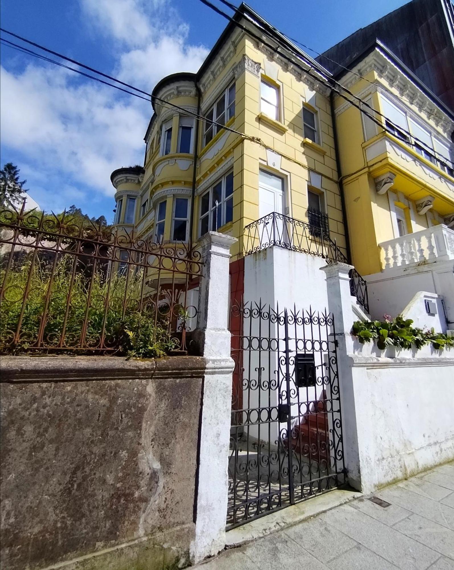 Yellow House 비베이로 외부 사진